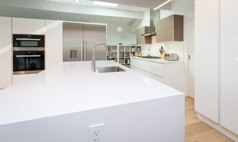 Modern Oak Cabinets: Timeless Beauty for Contemporary Kitchens
